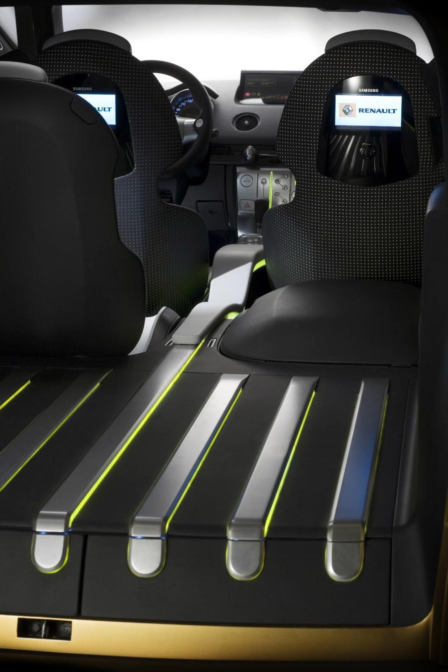  Renault Clio Grand Tour Concept 2007 года  (фото 20 из 44)